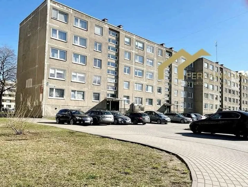  Erdvus 4 k.butas Šilutėje su 2 balkonais ir geru potencialu