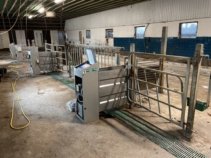  Parduodu automatinę veršelių šėryklą Delaval