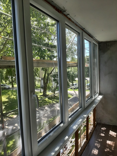  Balkono langai plastiški 4,55x1,59 m su tinkleliu