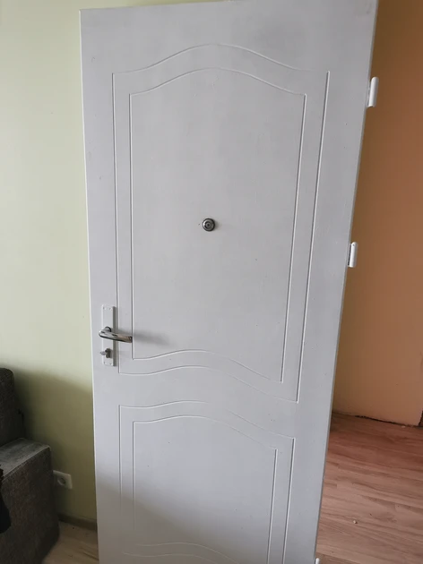  Naudoti buto durys su stakta - tik 205 x 86 cm!