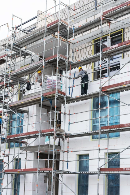  Fasadiniai pastoliai nuomai visoje Lietuvoje ✔️ Patikima ir greita nuoma nuo 1,50€/m²