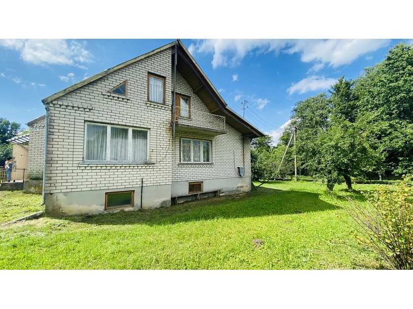  Namas su 16 arų valda Bikavėnuose – vaizdinga vieta!
