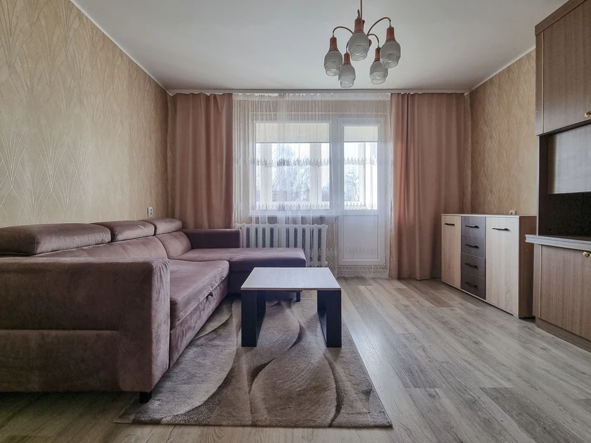  IŠNUOMOJAMAS BUTAS CENTRE: ĮSTIKLINTAS BALKONAS IR RŪSYS!