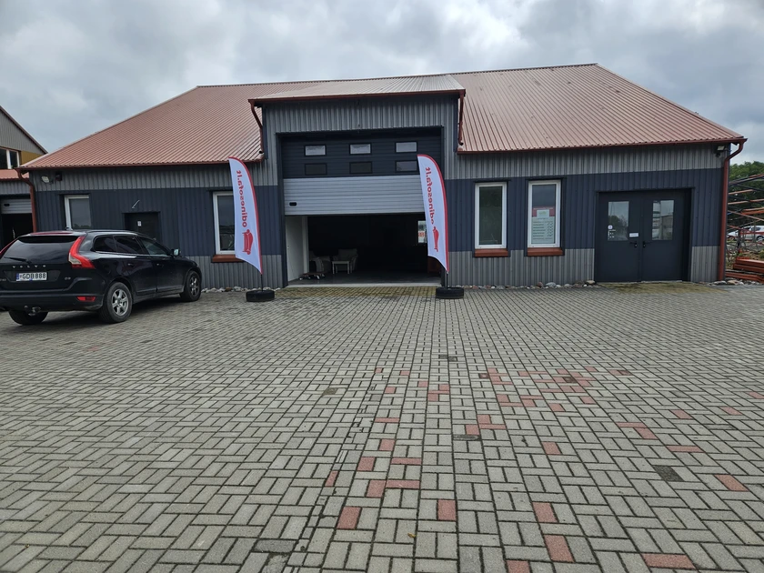  Išnuomojamos erdvios komercinės patalpos Šilutės centre