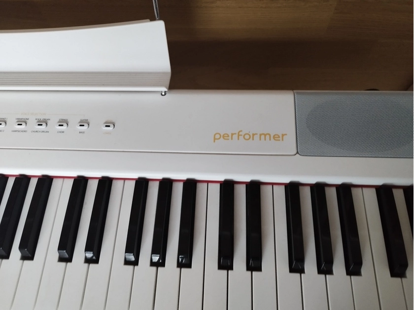  Išparduodamas el.pianinas – nepraleisk progos!