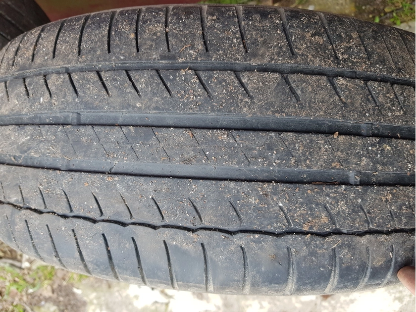  Išparduodamos kokybiškos padangos 215/55 R16