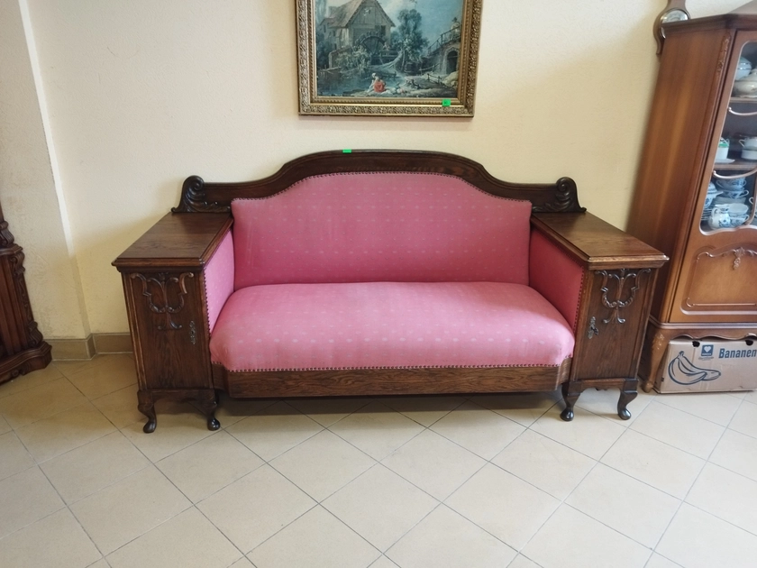  Vokietijos prekių galimybė: antikvarinė sofa, tvirtas ir geras stovys