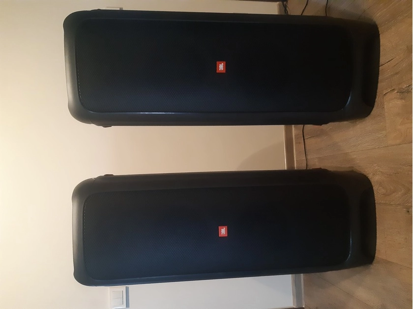  JBL PARTYBOX 1000 – jūsų vakarėlis su galingu garsu!