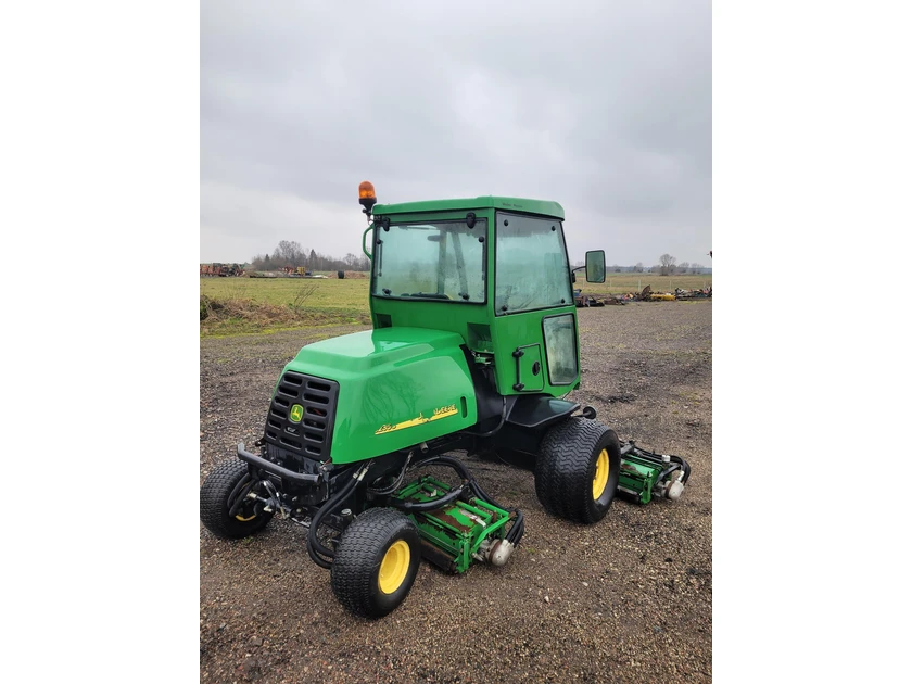  Nauja John Deere 3235C – idealus pasirinkimas aikštėms ir golfo laukams