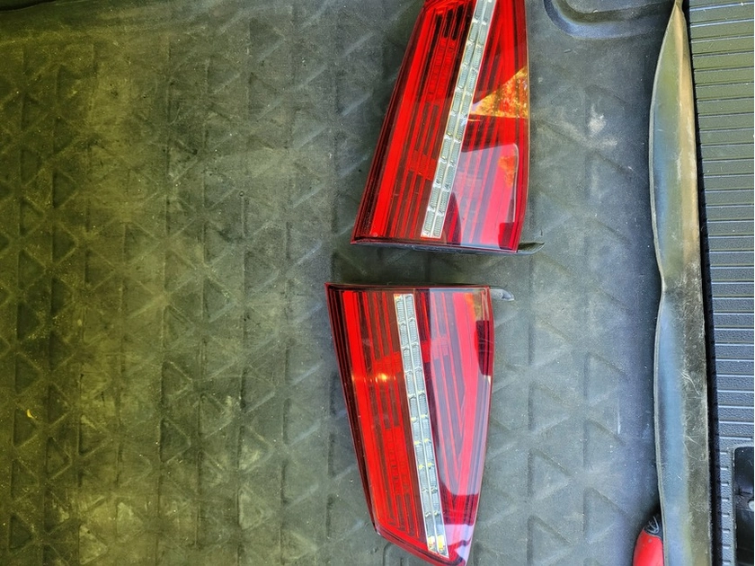  Parduodu Passat B8 galinius žibintus LED