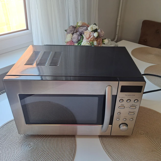  LG mikrobangų krosnelė - greitas ir patogus maisto ruošimas!