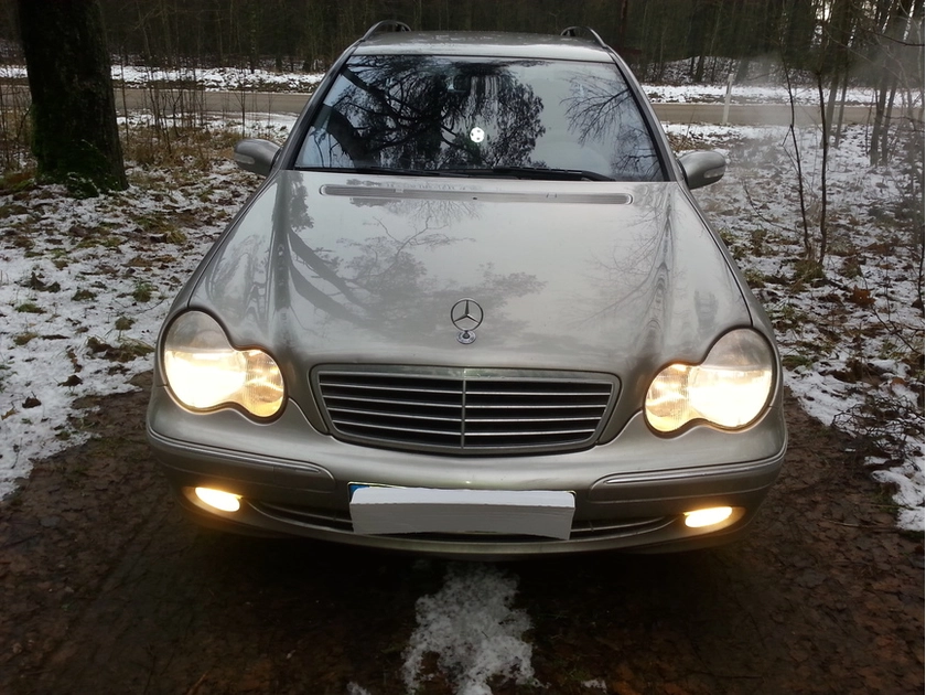  MB C220 Dyzeliukas – Patikimumas ir Jėga Kelyje