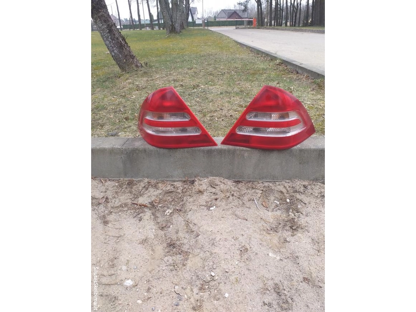  C klasės Mersedeso lempos – kokybė už 30€