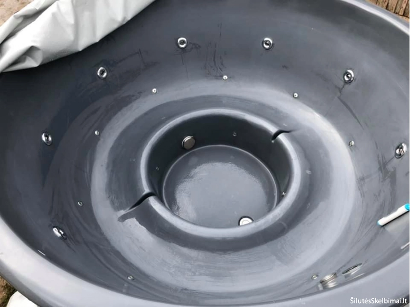  Šiltas kubilas jūsų kieme – mėgaukitės jacuzzi ir masažu