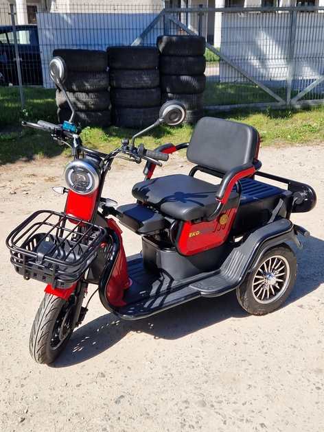  Elektrinis triratis komfortui iki 3 žmonių||Galingas 800W variklis ir iki 50 km nuvažiuojama atstumas||Greitis 25-35 km/h užtikrina patogumą ir greitį||Rakinama daiktadėžė ir saugos įranga užtikrina patikimumą||Priekiniai ir galiniai posūkio žibintai bei garso signalas||Signalizacija ir patogus naudojimas - naujas elektrinis triratis||Inovatyvus dizainas ir funkcionalumas - elektrinis triratis||Saugus ir ekonomiškas miesto transportas – elektrinis triratis||Kreipkitės telefonu – sužinokite daugiau apie elektrinį triratį