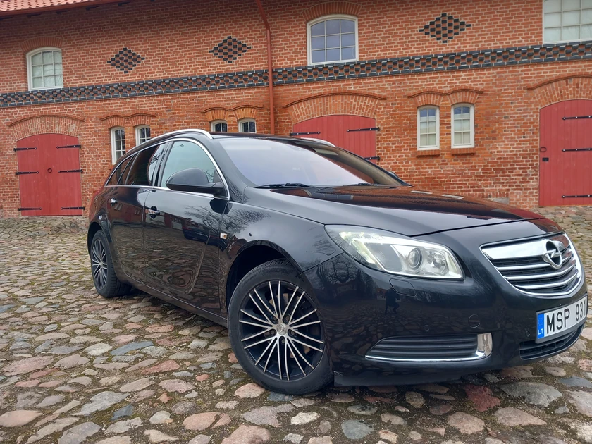  Opel Insignia universalas: idealiai paruoštas kelionėms!