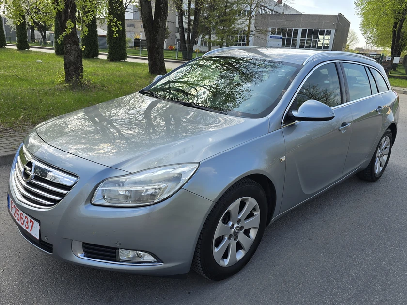  Opel Insignia išsimokėtinai – mėnesinė įmoka nuo 50€
