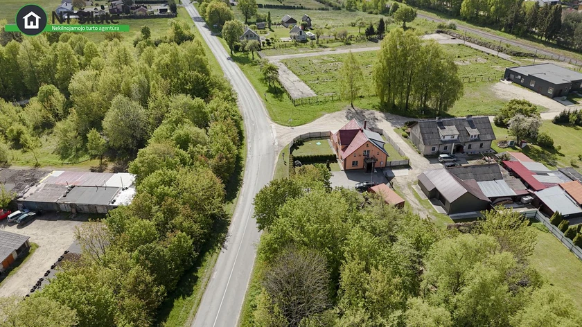 Gyvenamojo namo dalis su 14 arų sklypu Šilutėje!
