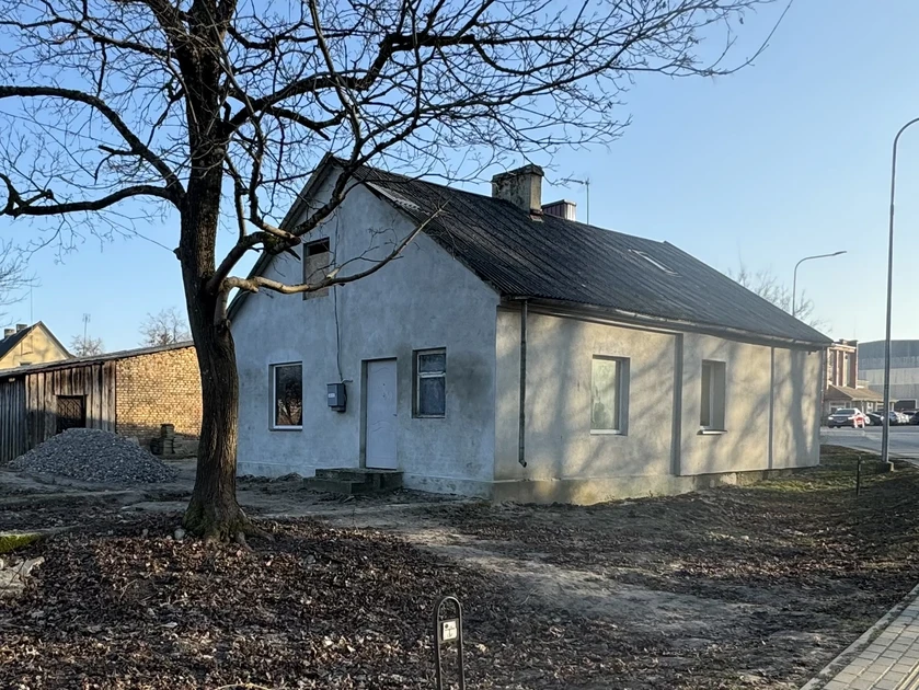  Pusė namo su atskiru įėjimu – jaukus gyvenimas už gerą kainą!