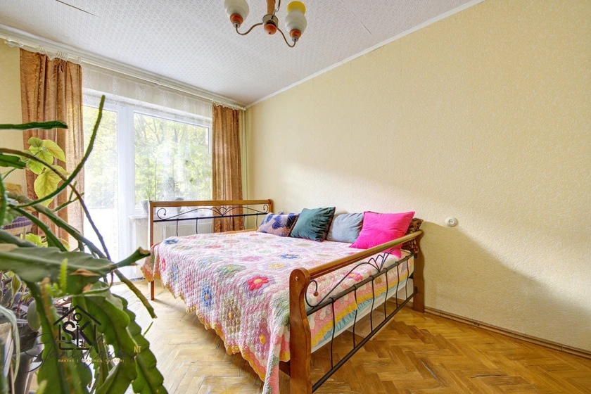 Erdvus 3 kambarių butas su holu Šilutėje!