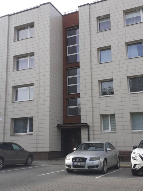  parduodamas dviejų kambarių butas su renovuota namo šildymo sistema