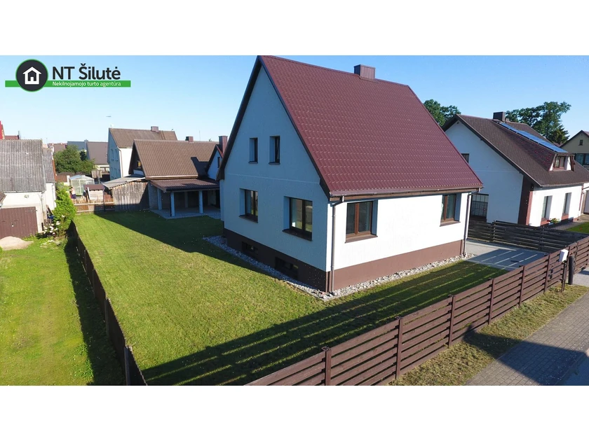 Gyvenamasis namas su 6.07 arų sklypu Šilutėje