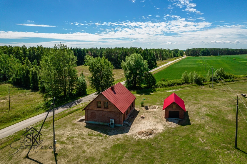 Namas su 36.54 arų sklypu: ramybės oazė