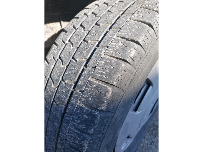  Parduodu padangas 225/70 15c – puiki kaina!