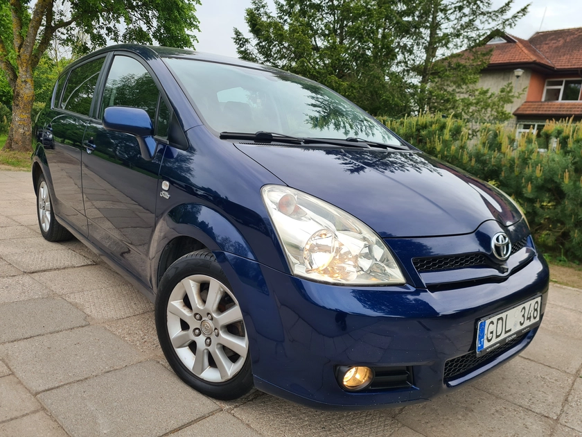 Toyota Corolla Verso 2005m: patikimumas ir erdvumas!