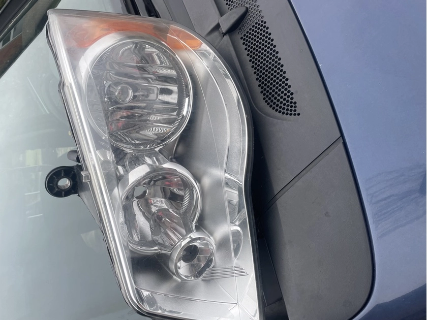  Išskirtinis Zibintas Chrysler Town & Country Priekinis