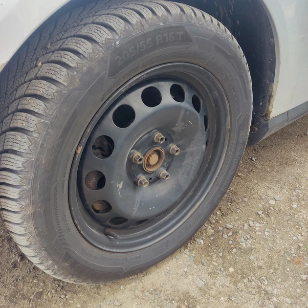  Ratlankiai su R16 žieminėm padangom – tik 150 €!