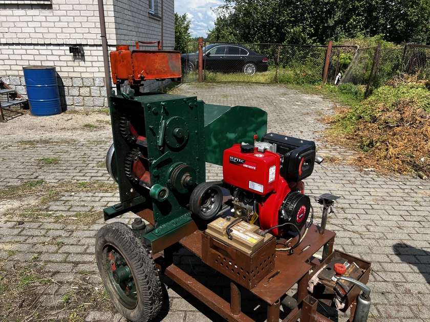  Šakų smulkintuvai nauji 10 HP ir 7,5 HP varikliai puiki kainapritaikis