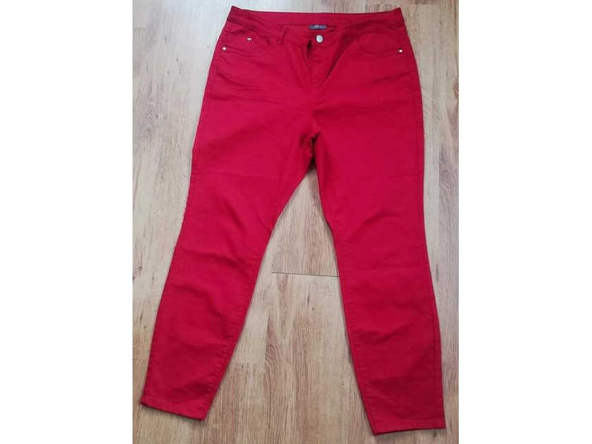  Stylish Red Stretch Jeans – Perfect Fit & Comfort