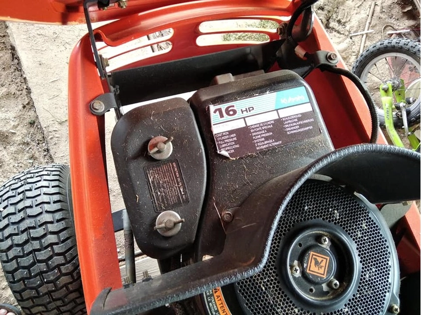  Kubota 2012 – puikus pasirinkimas žolės pjovejui!