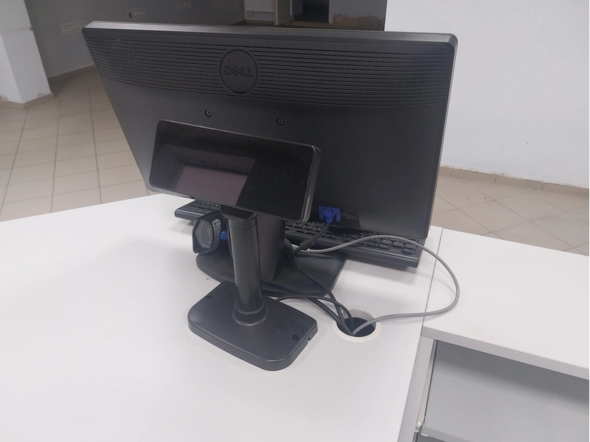  Viskas kasai vienoje vietoje – kompiuteris, ekranas, UPS ir daugiau