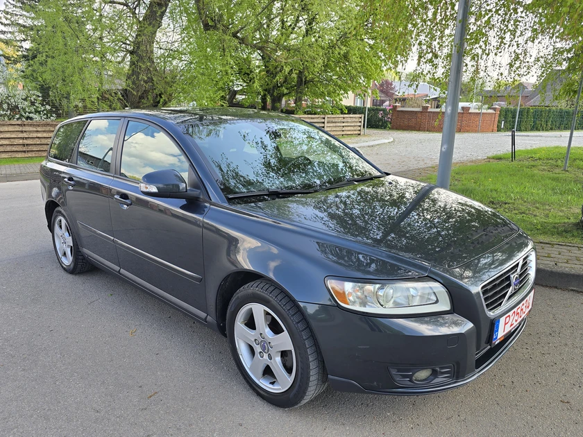  VOLVO V50 – 2010 m. patikimas dyzelinis universalas