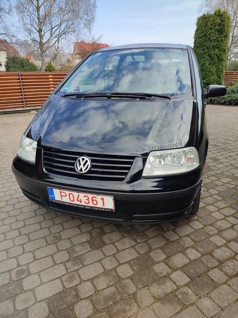  VW Sharan – tvarkingas minivenas su dujomis