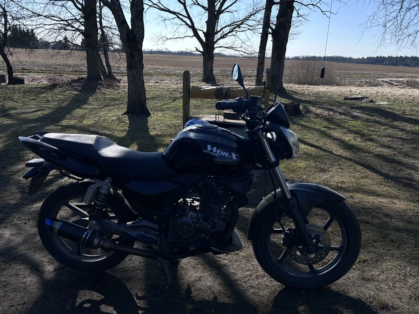  Worx ksr moto - puikus motociklas mylintiems nuotykiams!