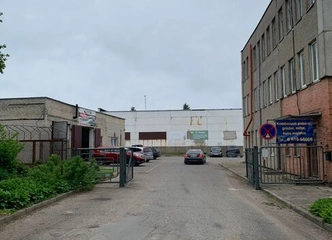 Įrengtos keltuvams ir dideliems automobiliams