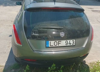 Dyzeliu varomas Lancia Delta 2008: tvarkingas hečbekas su panorama!