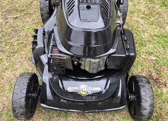 Pasirinkite 3.2kW galingumą – Texaso zoliapjovė Jūsų sodui!