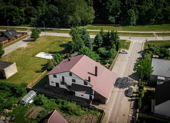 Patalpos Šilutėje – 355 m², atskiras įėjimas, vitrininiai langai!