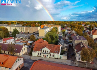 7 butai ir 4 komercinės patalpos – puiki galimybė Šilutėje