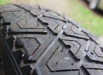 Pilnas atsarginių ratų komplektas Peugeot 308 – būk saugus kelyje!