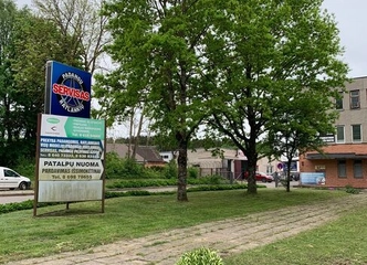 Atskiras garažas su dvejais vartais ir apšiltinimu