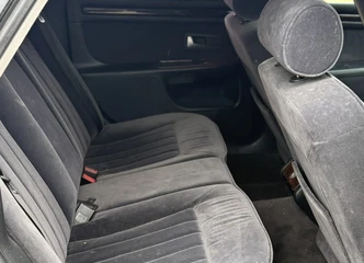 Vairuokite prabangą su AUDI A8 automobiliu!