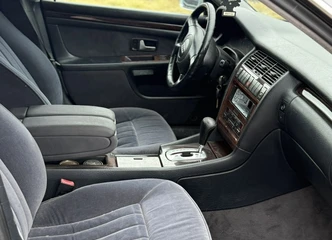 Komfortas ir stilius - tai AUDI A8 2.5 TDI!