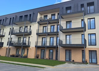 Modernus butas: šviesus, šiltas ir pasiruošęs Jums!