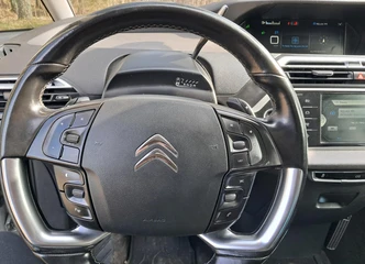 Citroen C4 Picasso: erdvus interjeras ir dinamiškai vairuojamas