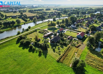 Namas su žeme, puikus gamtos grožiui mėgti